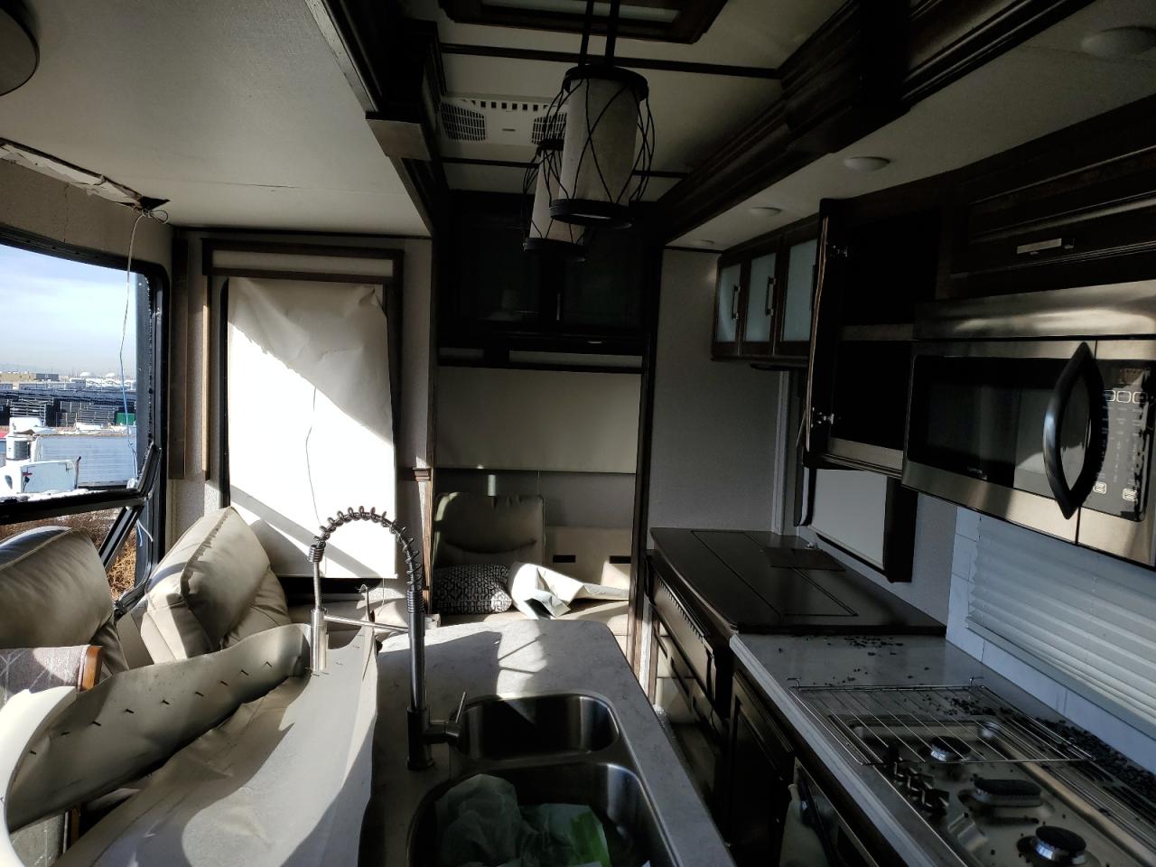 Grand Design Solitude Image 10