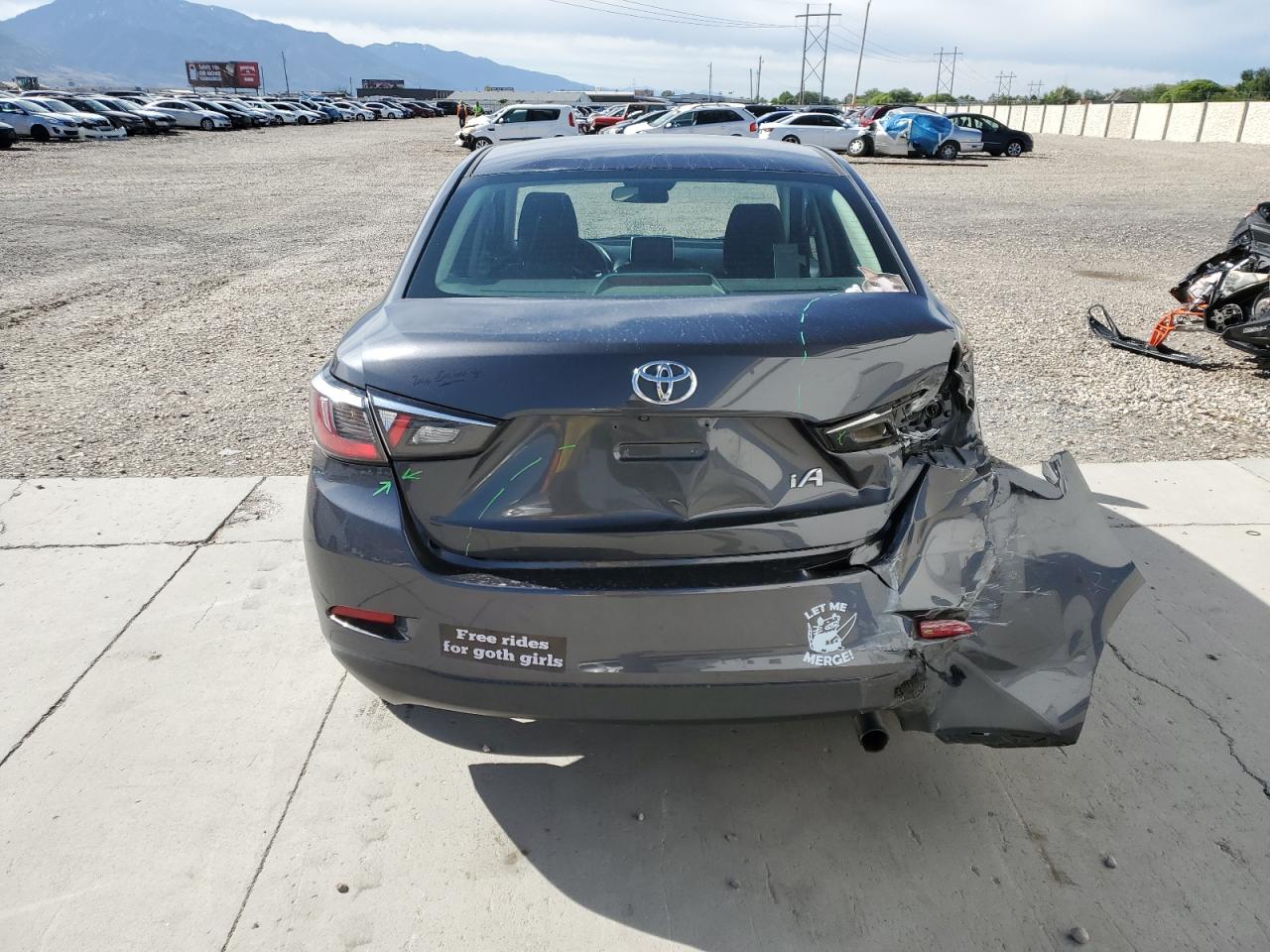 Toyota Yaris Image 12