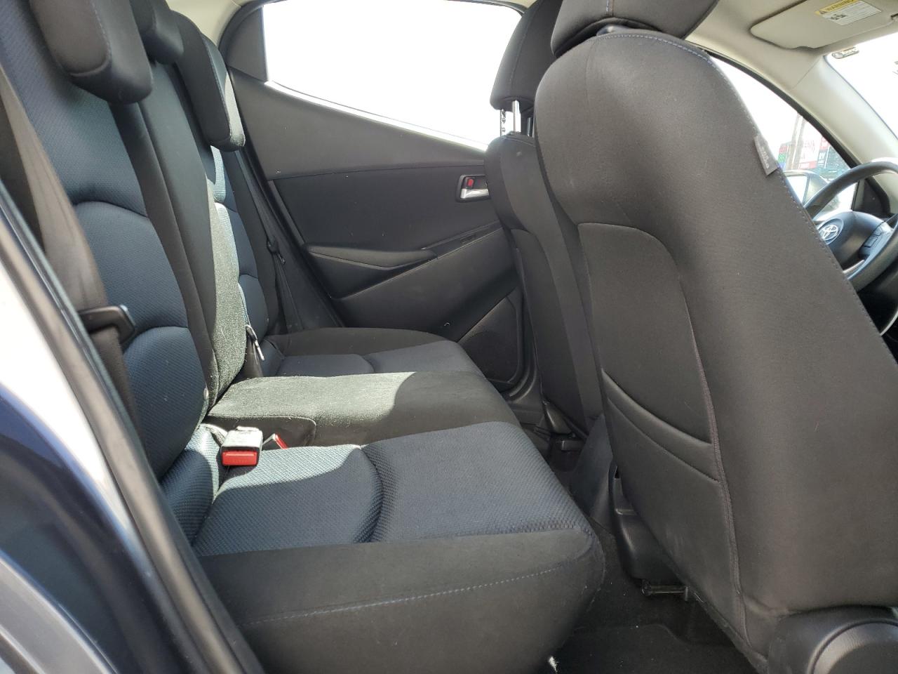 Toyota Yaris Image 9