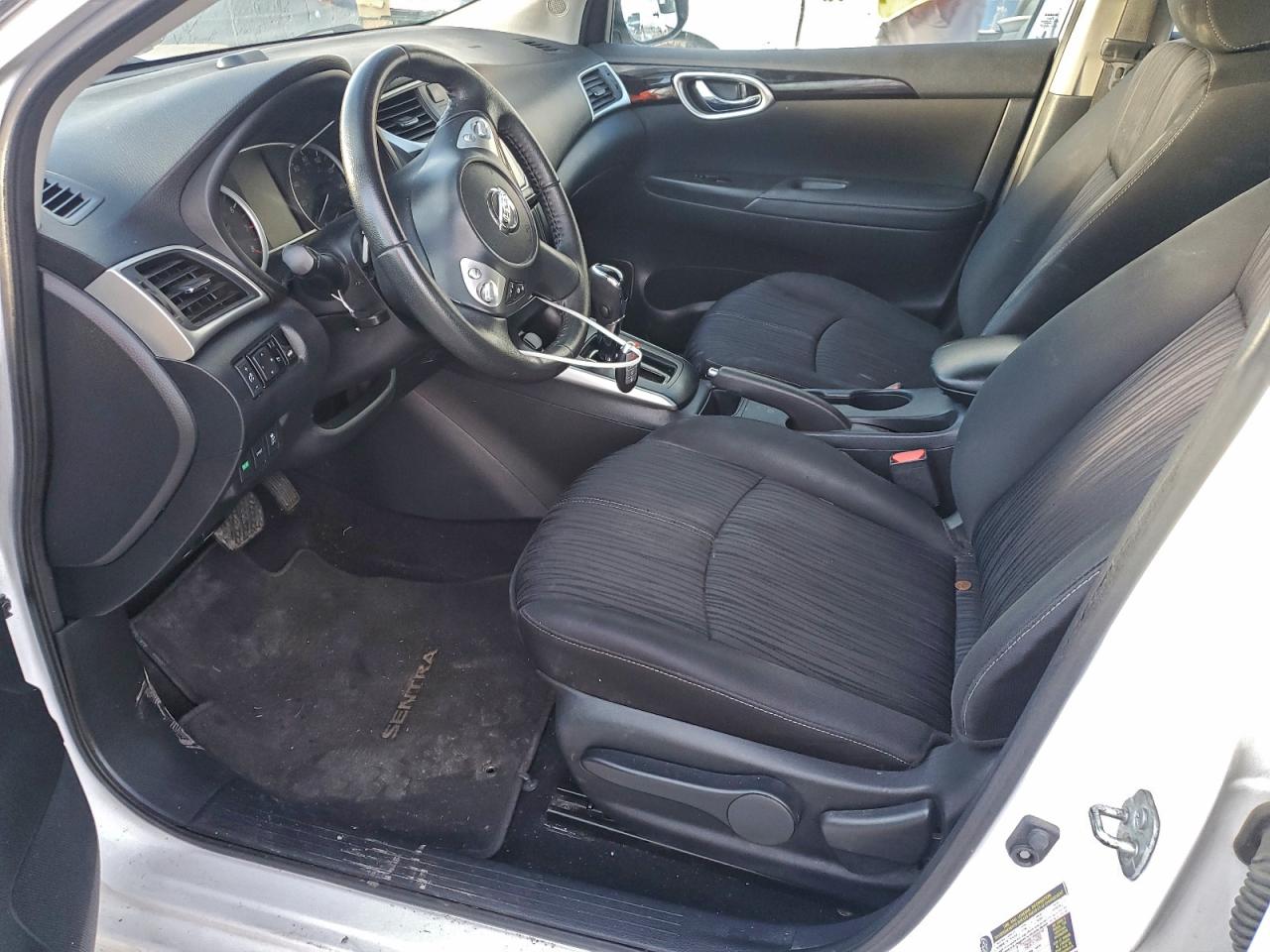 Nissan Sentra S Image 10