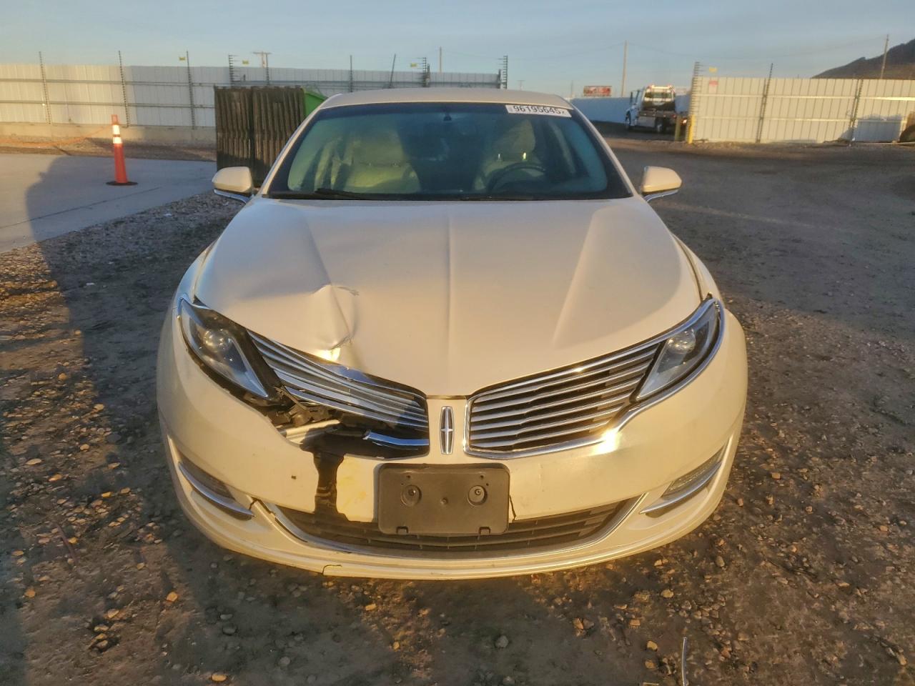 Lincoln MKZ Hybrid Image 2