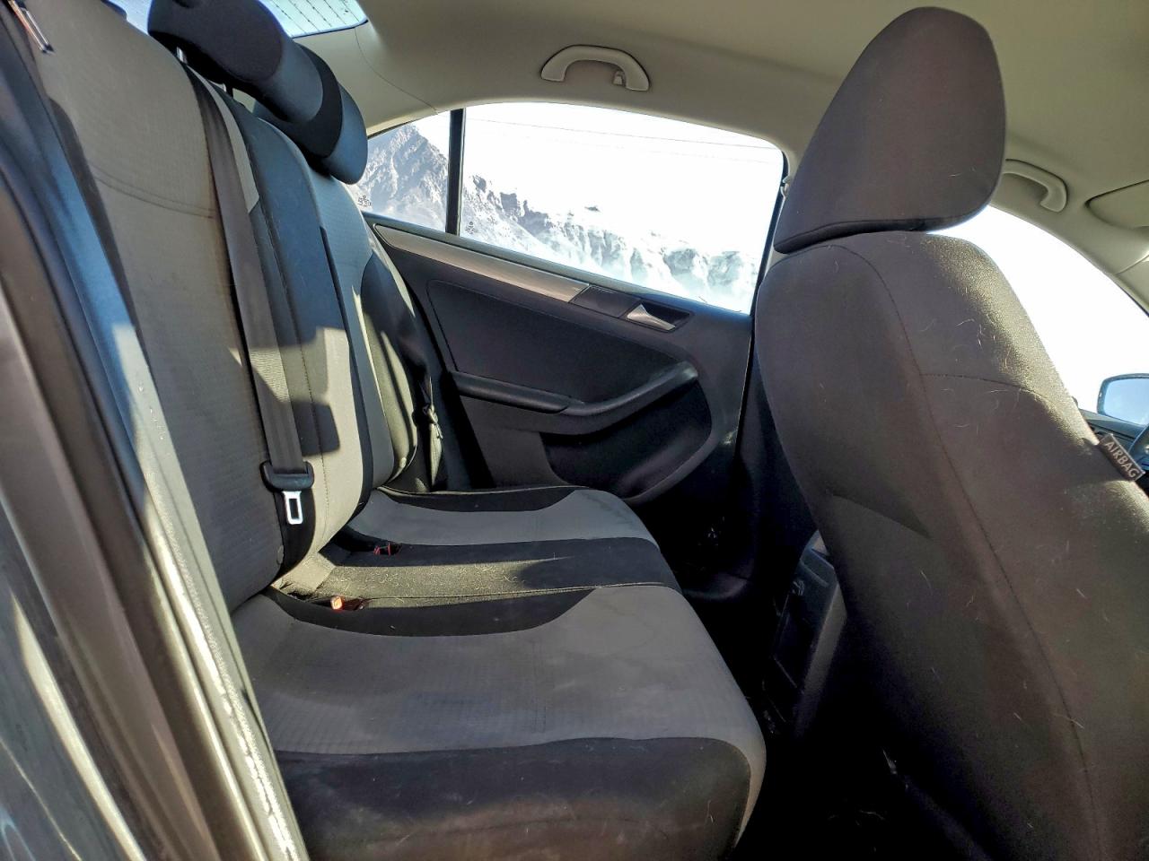 Volkswagen Jetta S Image 4