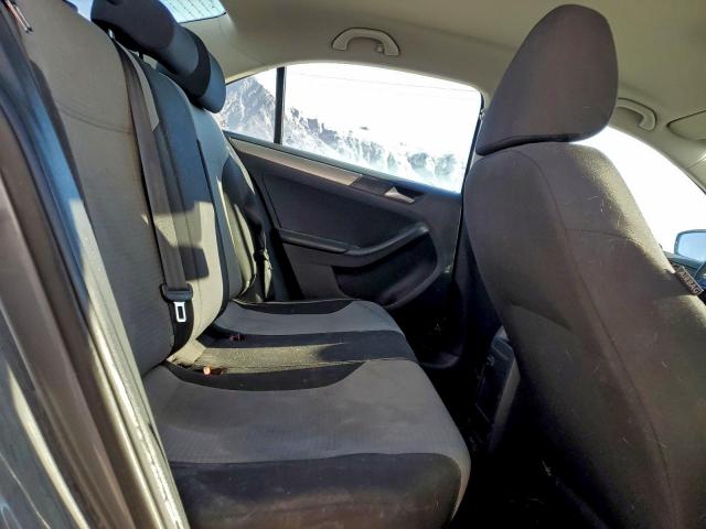 Volkswagen Jetta S Image 4