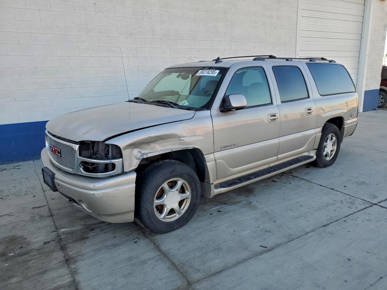 GMC Yukon Denali Image 1
