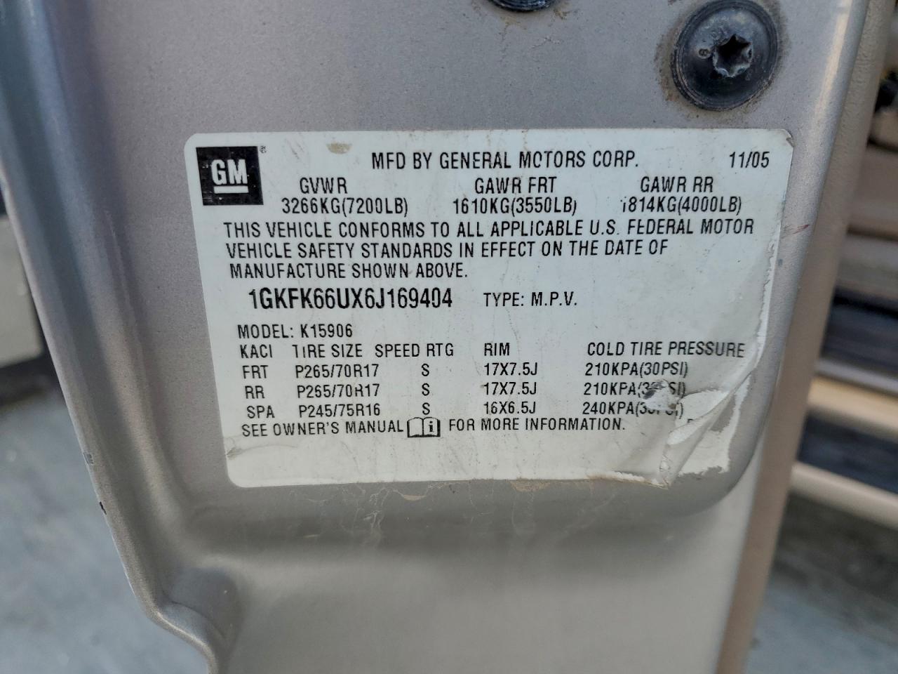 GMC Yukon Denali Image 10