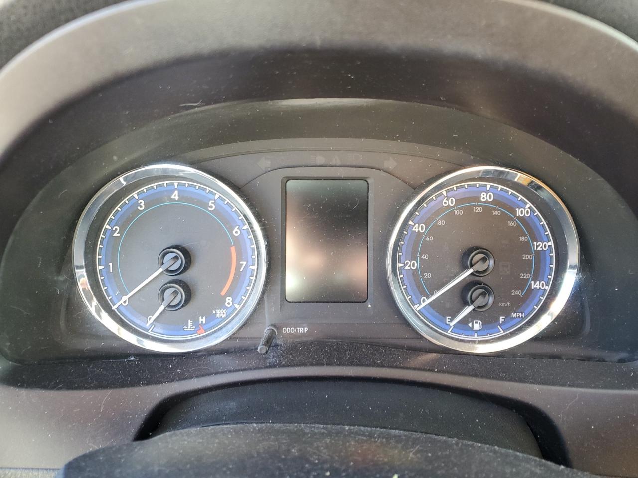 Toyota Corolla L Image 6