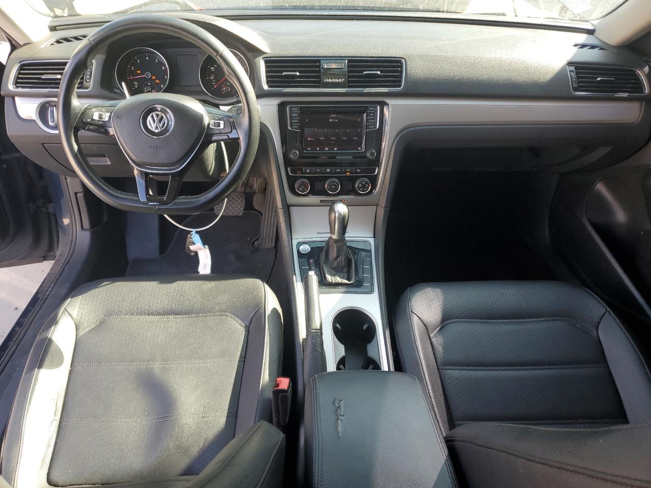 Volkswagen Passat Wolfsburg Image 10