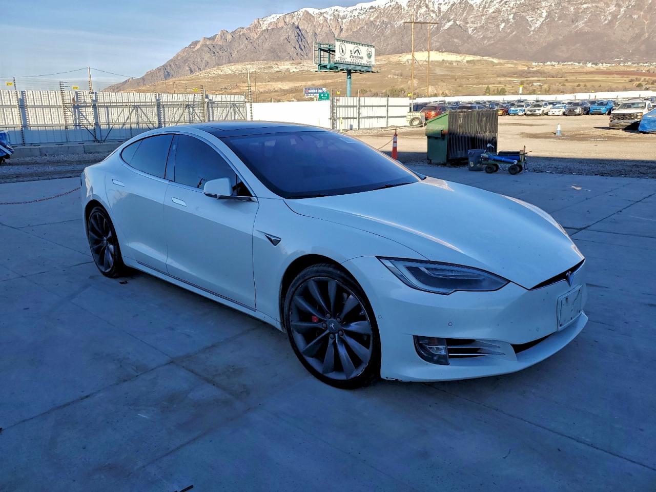 Tesla Model S Image 5