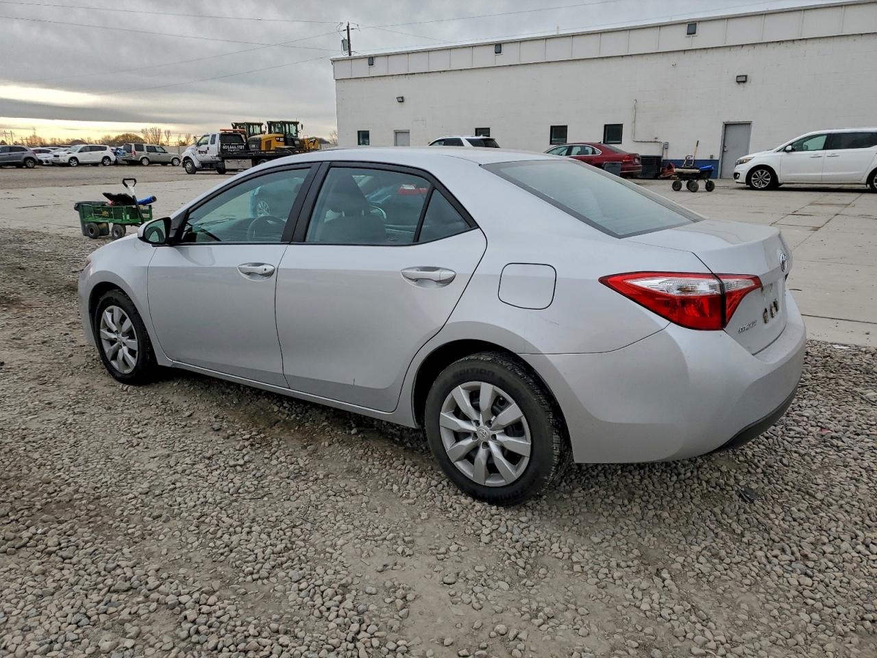 Toyota Corolla L Image 12