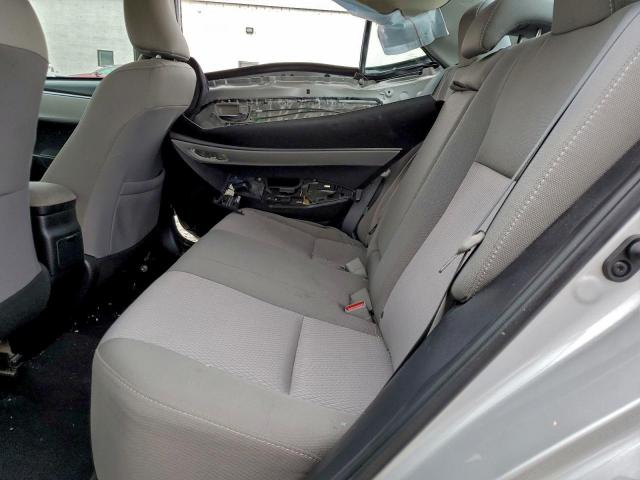 Toyota Corolla L Image 8