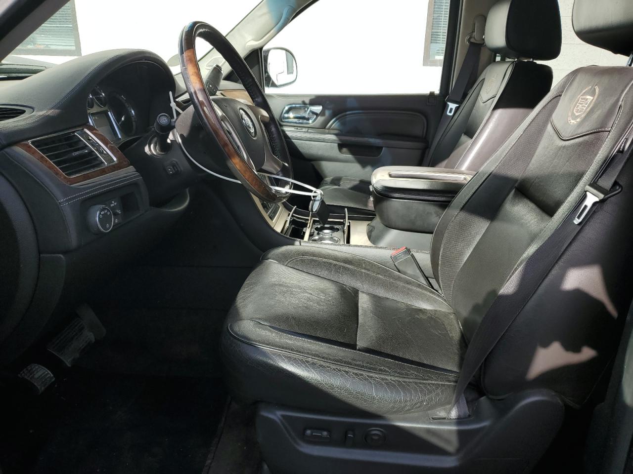 Cadillac Escalade Esv Platinum Image 14