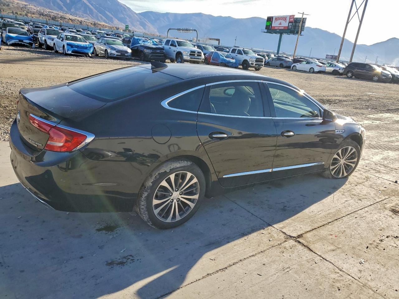 Buick LaCrosse Premium Image 3