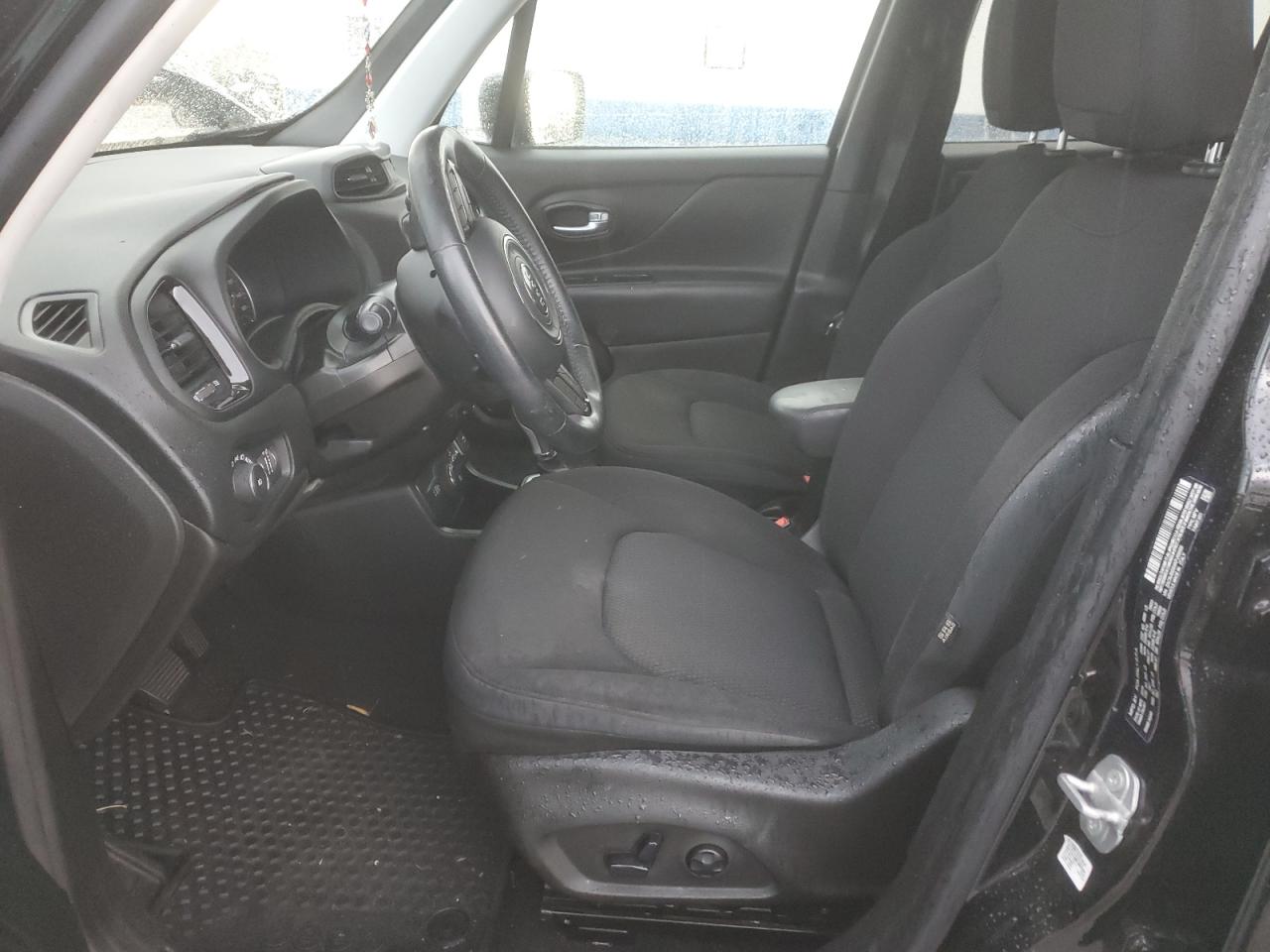 Jeep Renegade Latitude Image 8