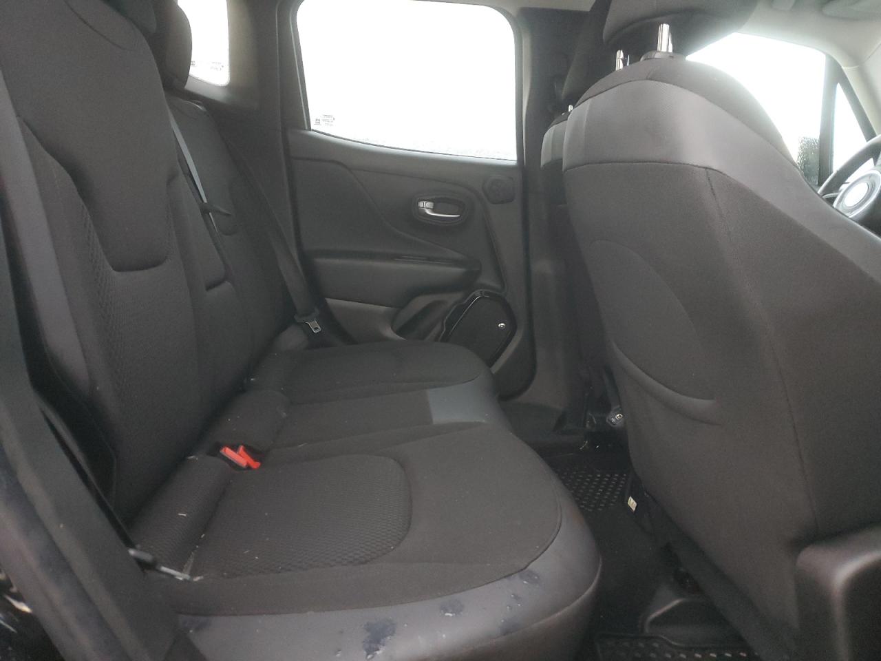 Jeep Renegade Latitude Image 11