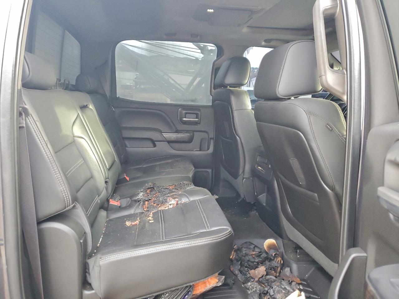 GMC Sierra K3500 Denali Image 12