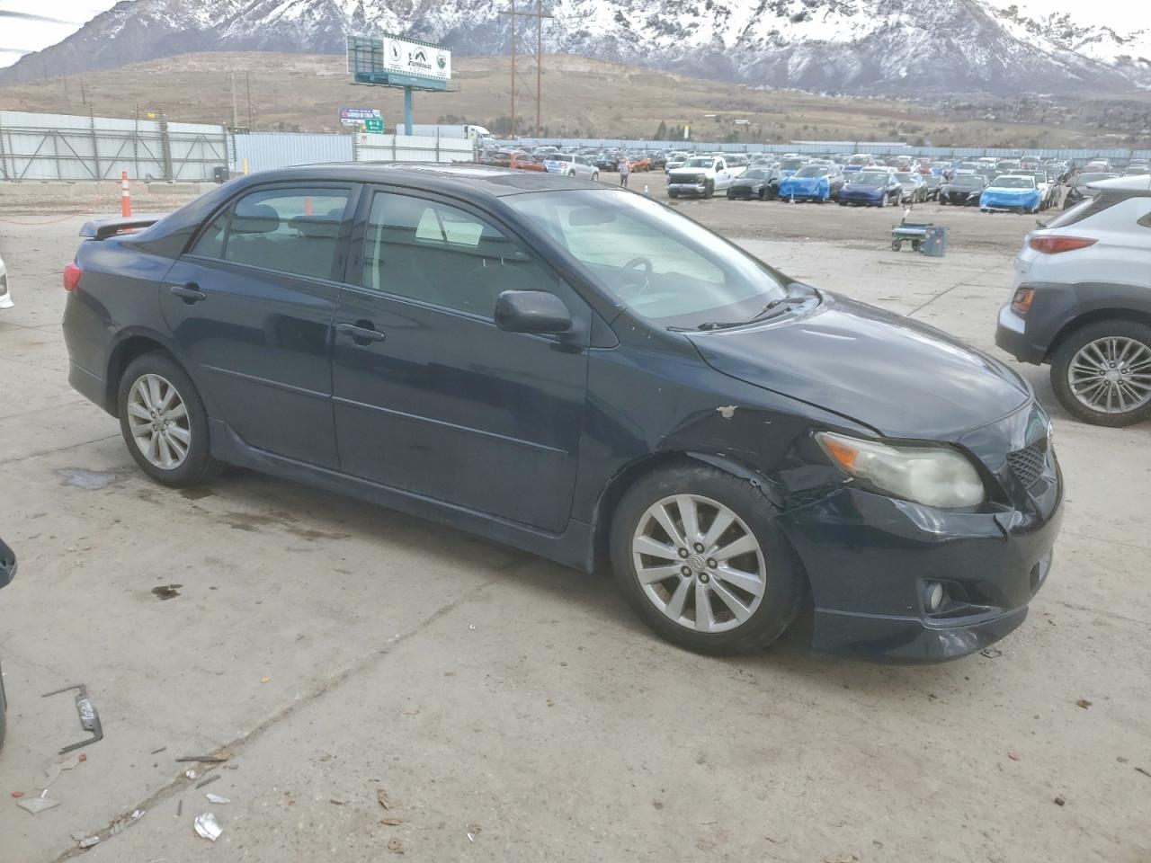 Toyota Corolla Base Image 12