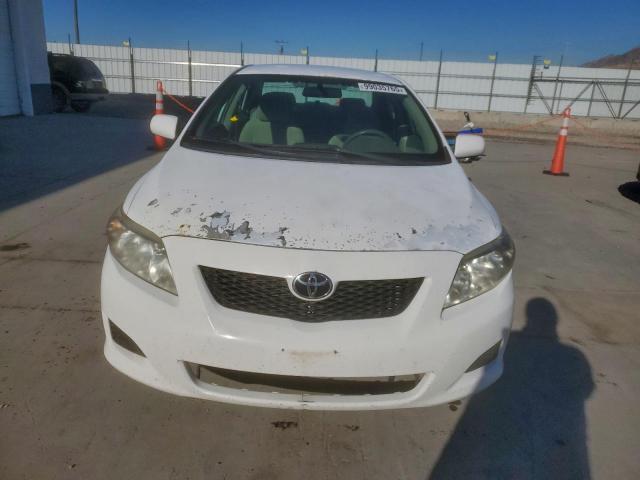 Toyota Corolla Base Image 9