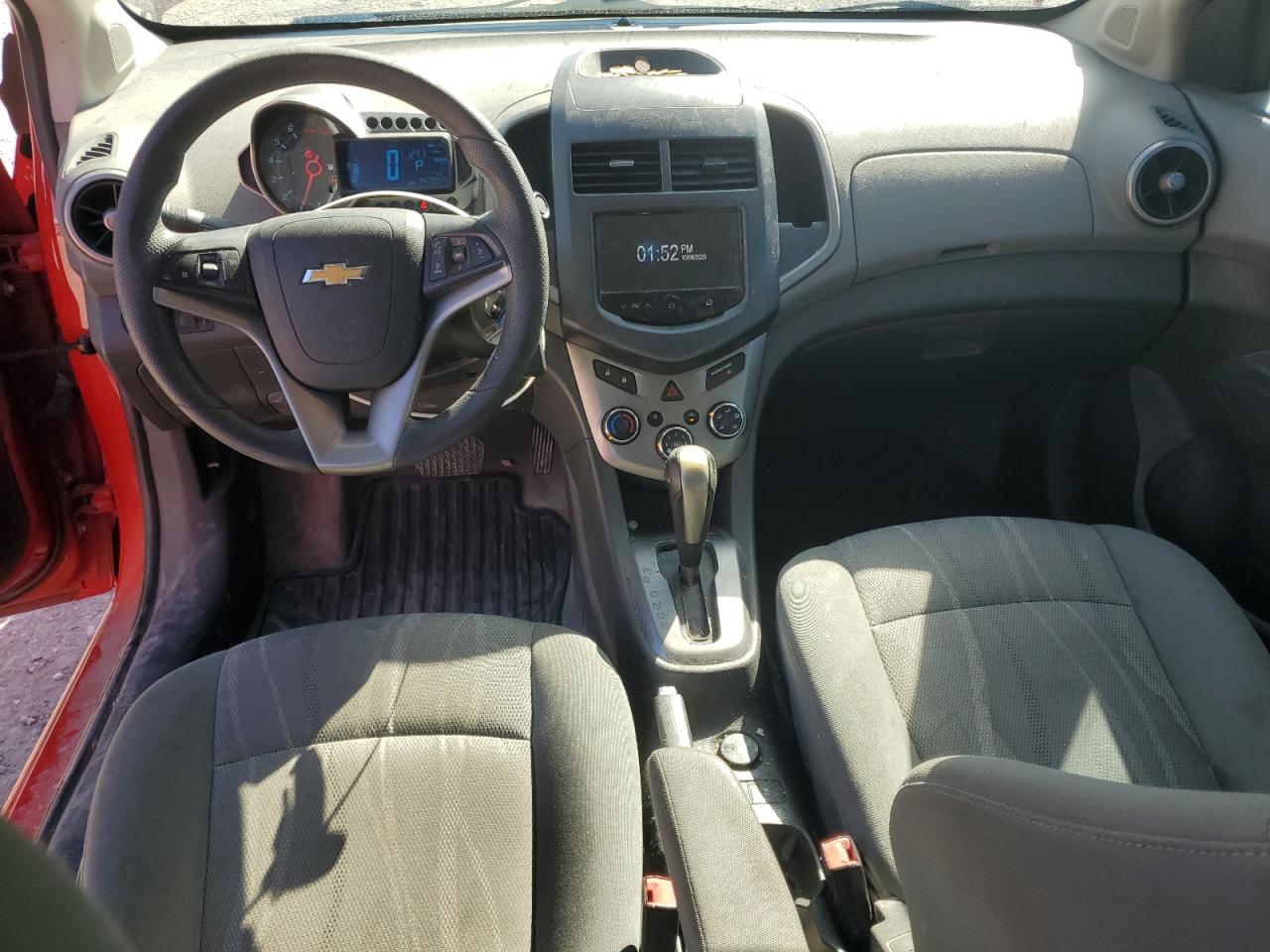 Chevrolet Sonic Lt Image 13