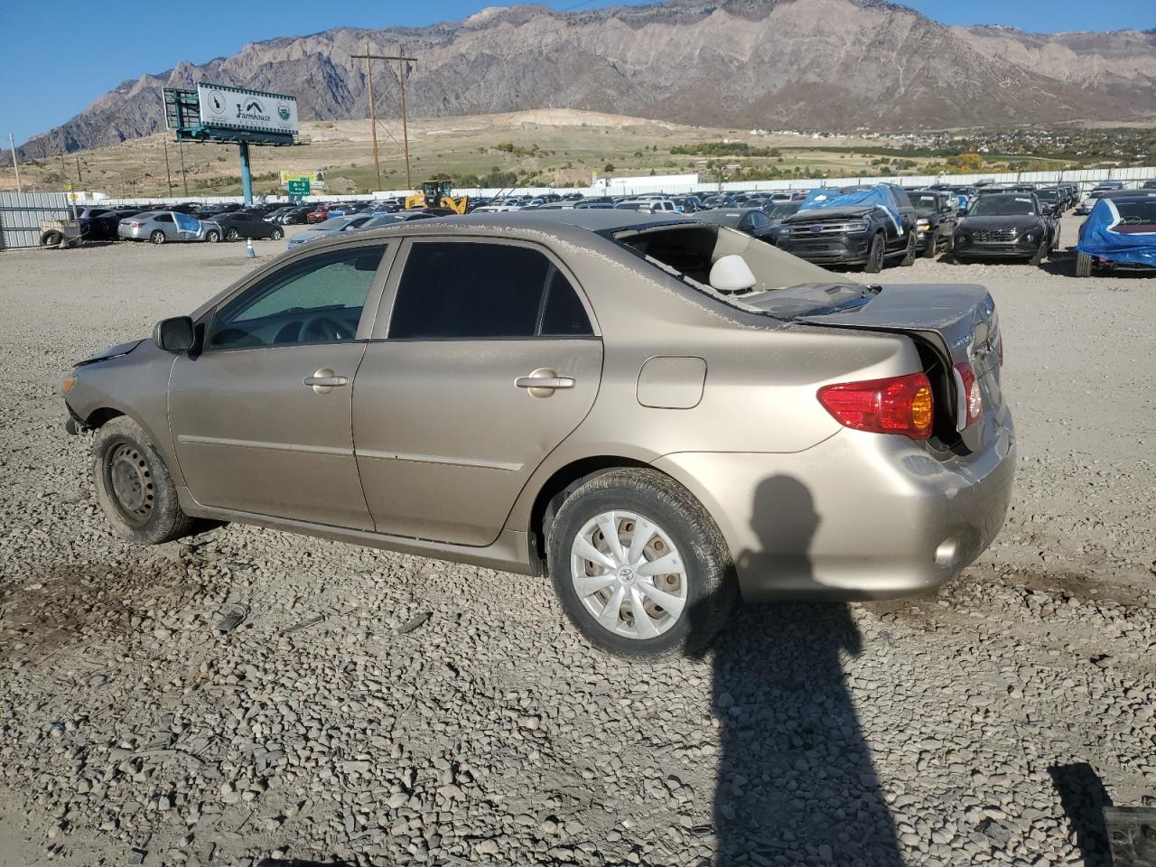 Toyota Corolla Base Image 12