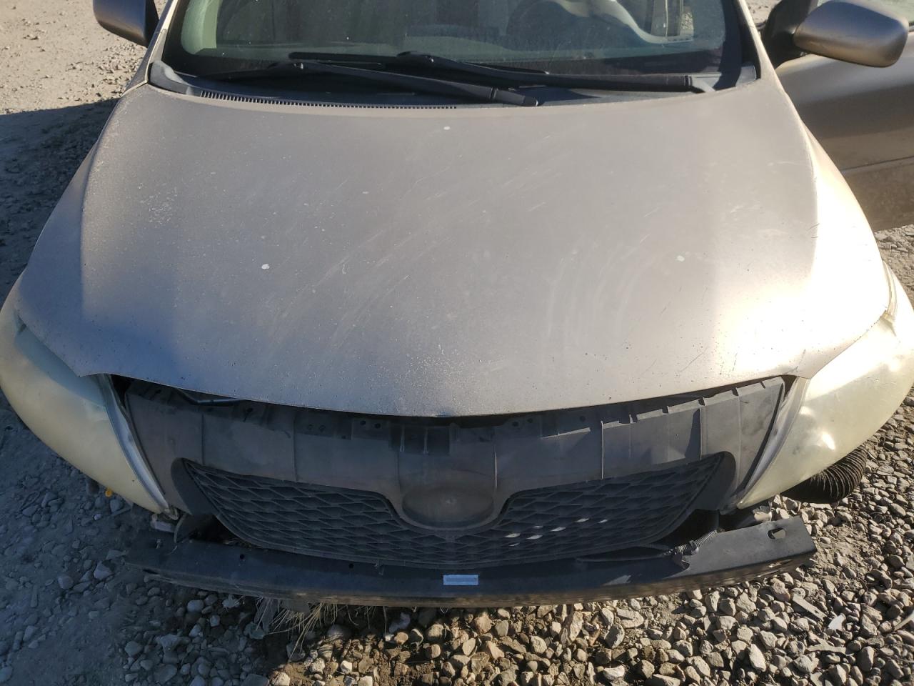 Toyota Corolla Base Image 9