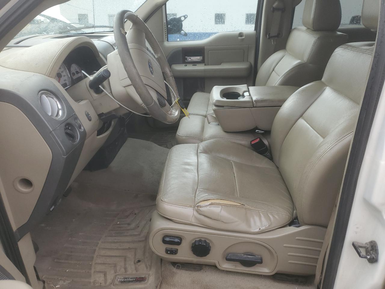 Ford F-150 Supercrew Image 8