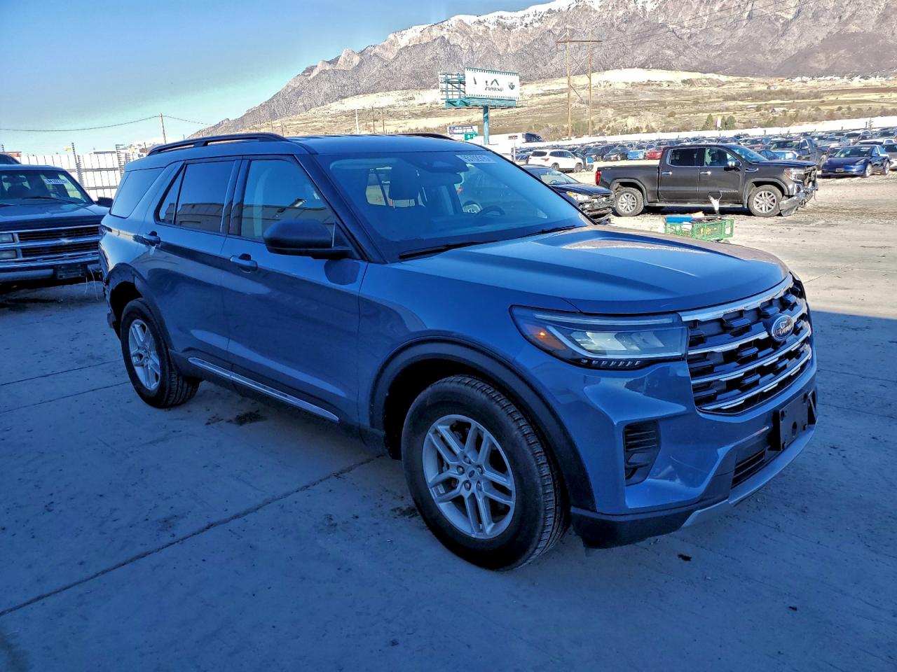 Ford Explorer Active Image 7