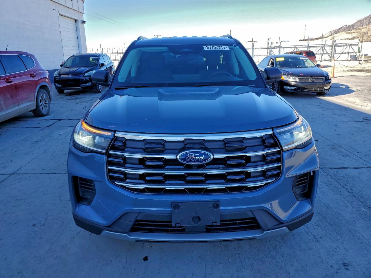 Ford Explorer Active Image 2