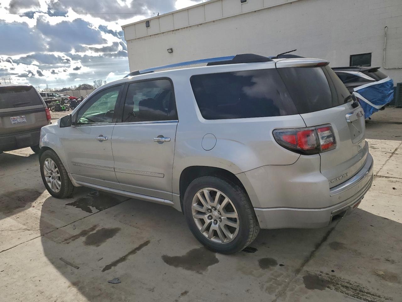 GMC Acadia Denali Image 2