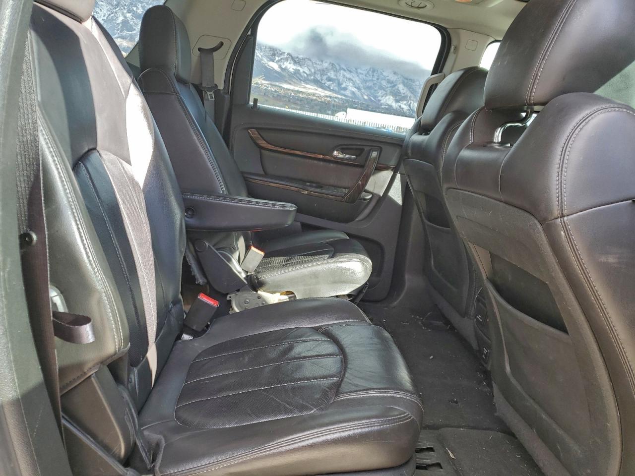 GMC Acadia Denali Image 6