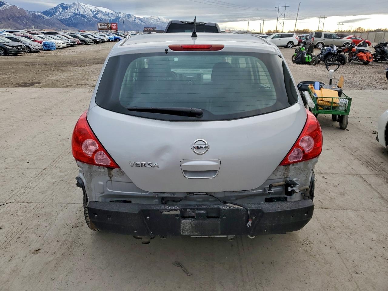 Nissan Versa S Image 10