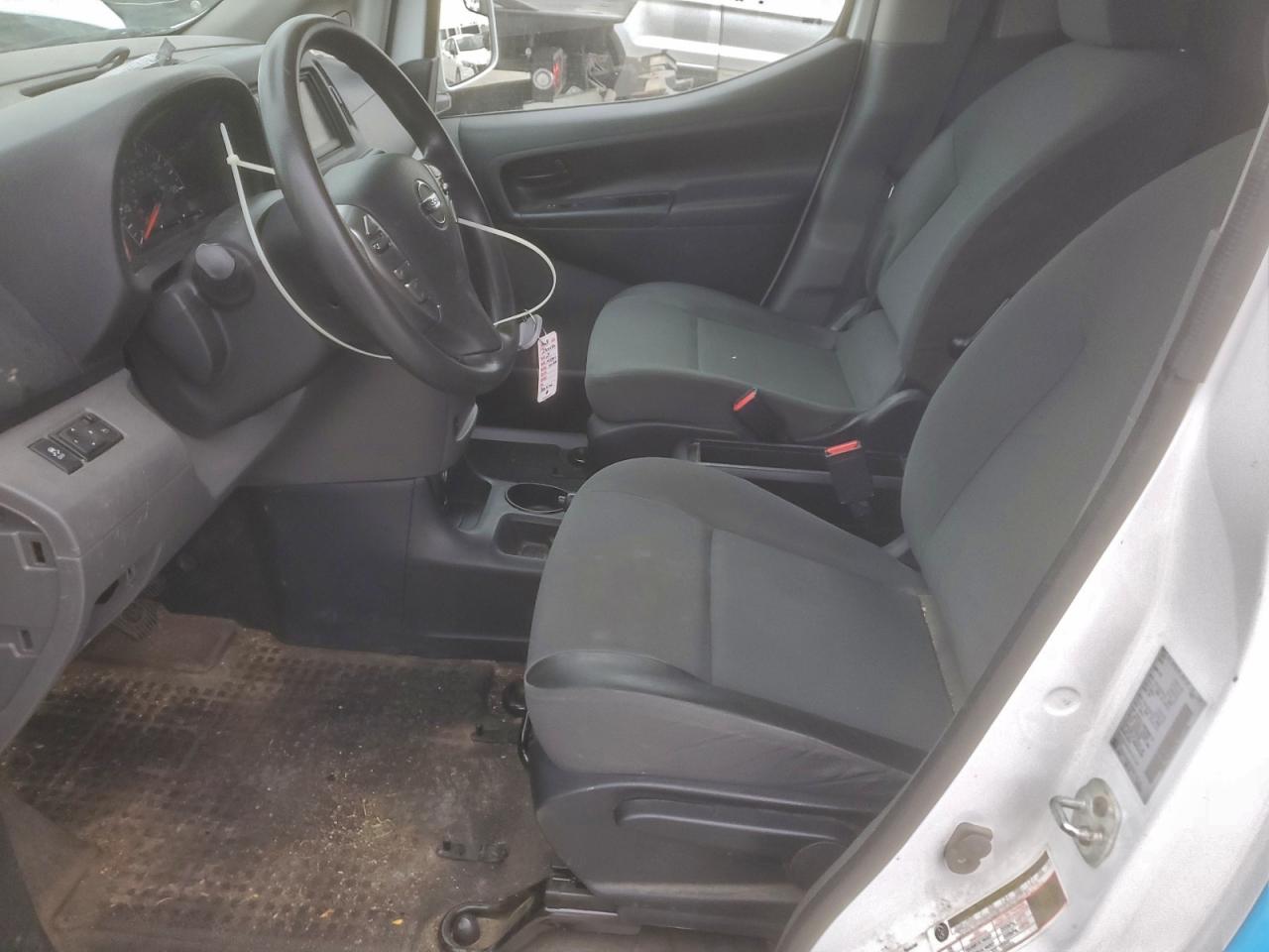 Nissan Nv 2.5s Image 9