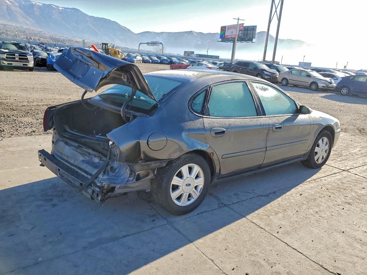 Ford Taurus Sel Image 4