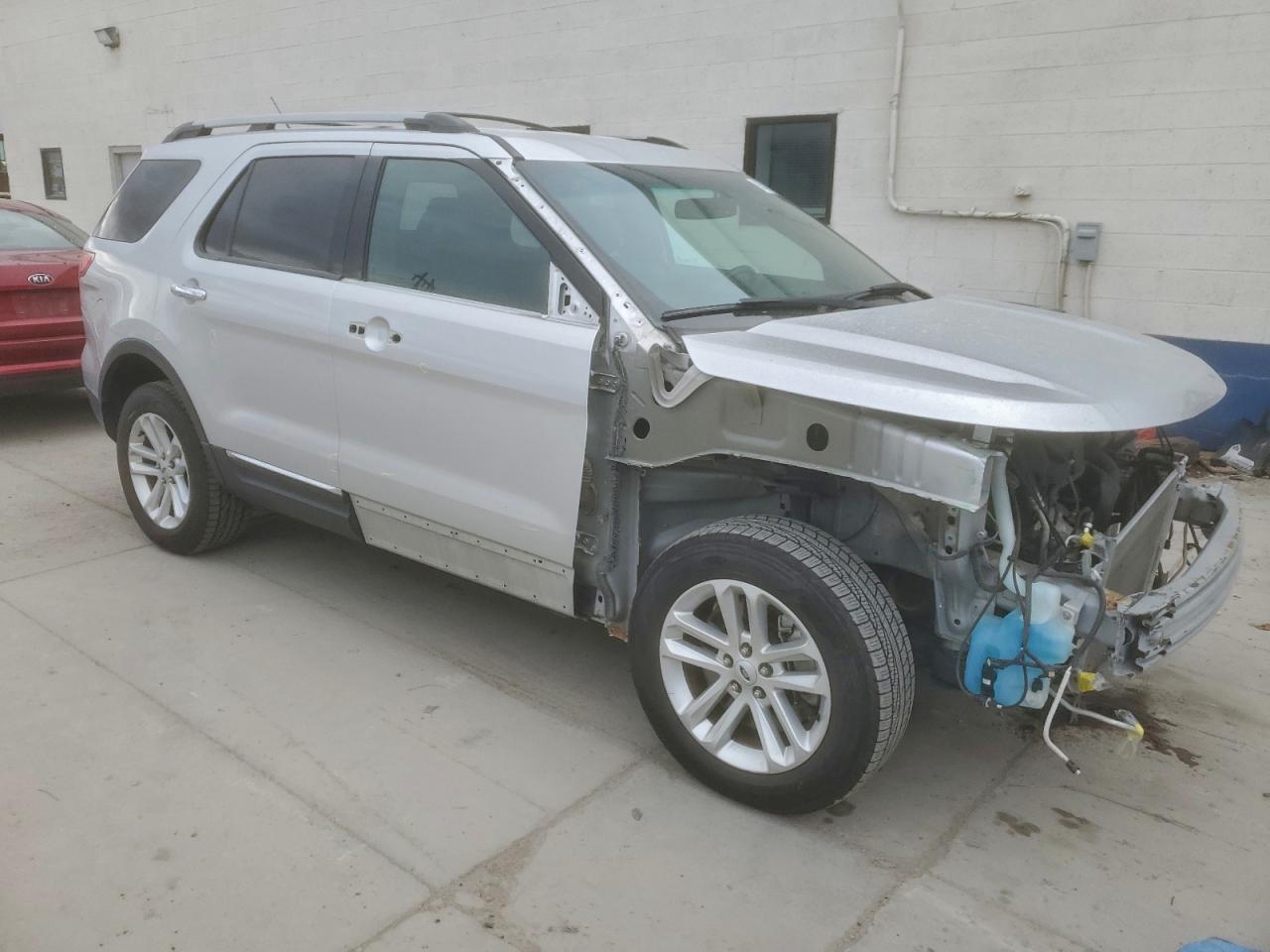 Ford Explorer Xlt Image 12