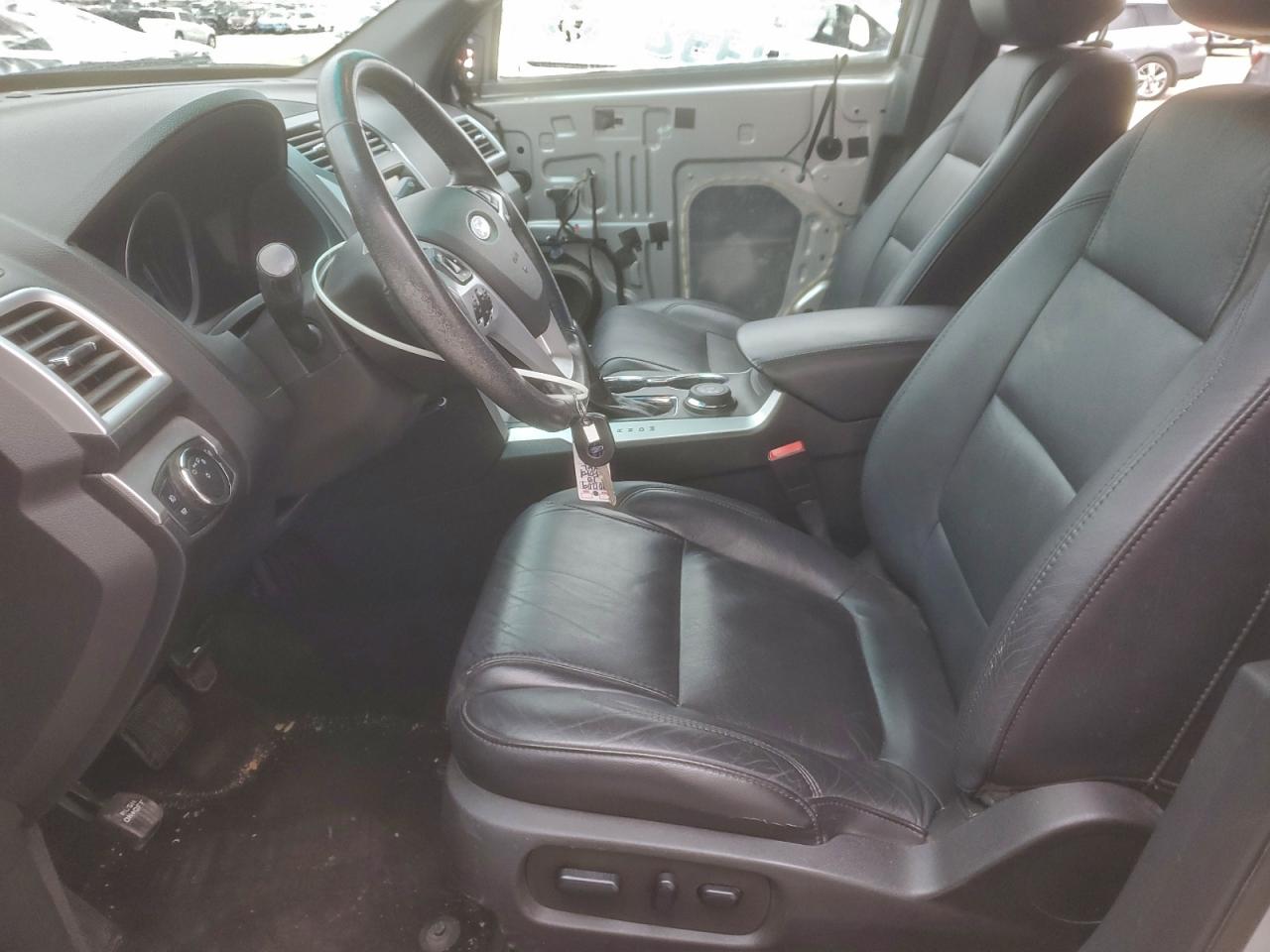 Ford Explorer Xlt Image 5