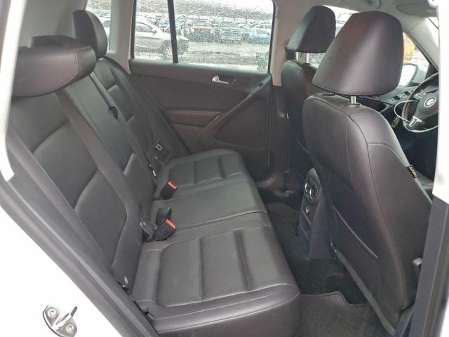 Volkswagen Tiguan S Image 6