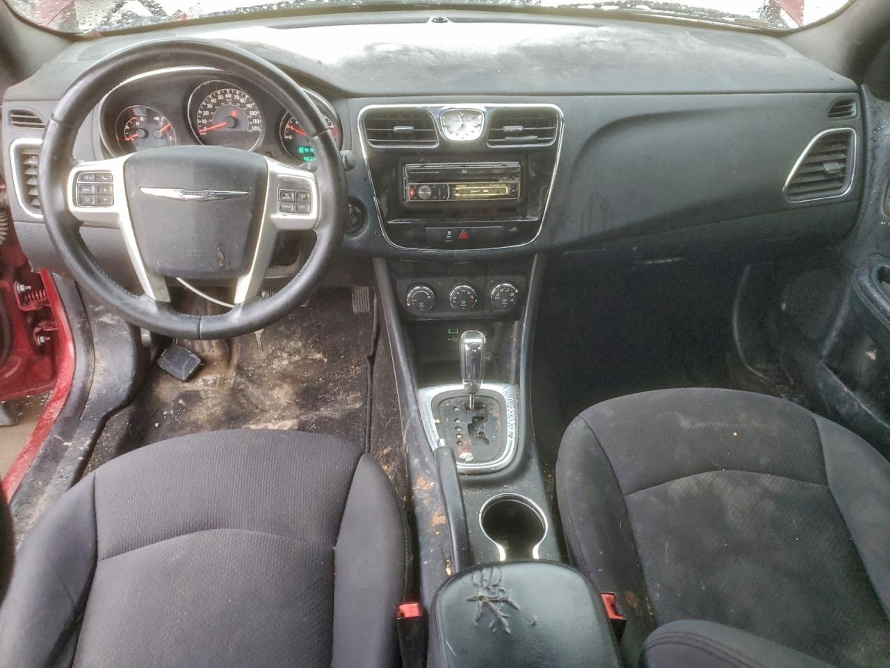 Chrysler 200 Touring Image 7