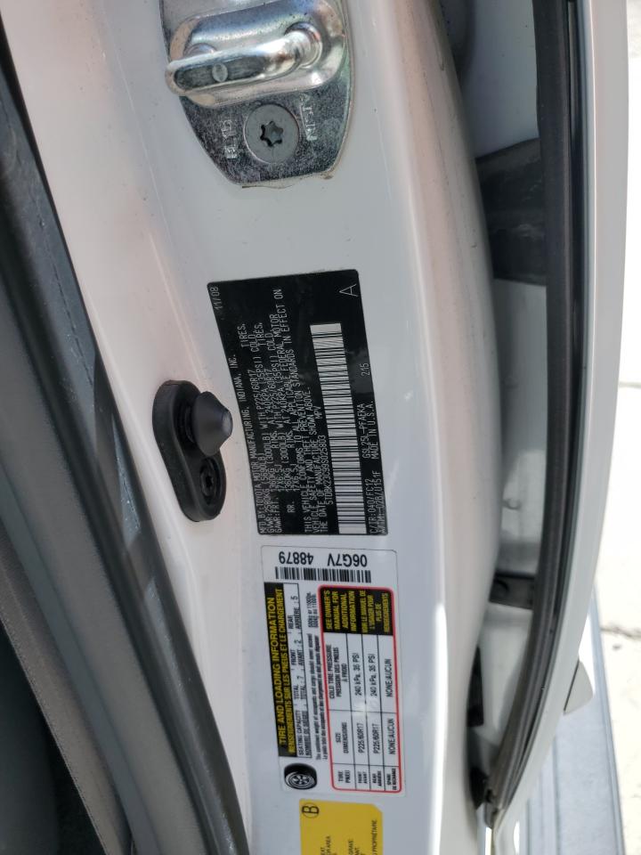 Toyota Sienna Le Image 6