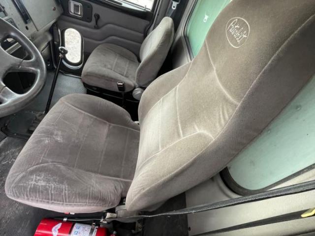 Peterbilt 330 Image 3