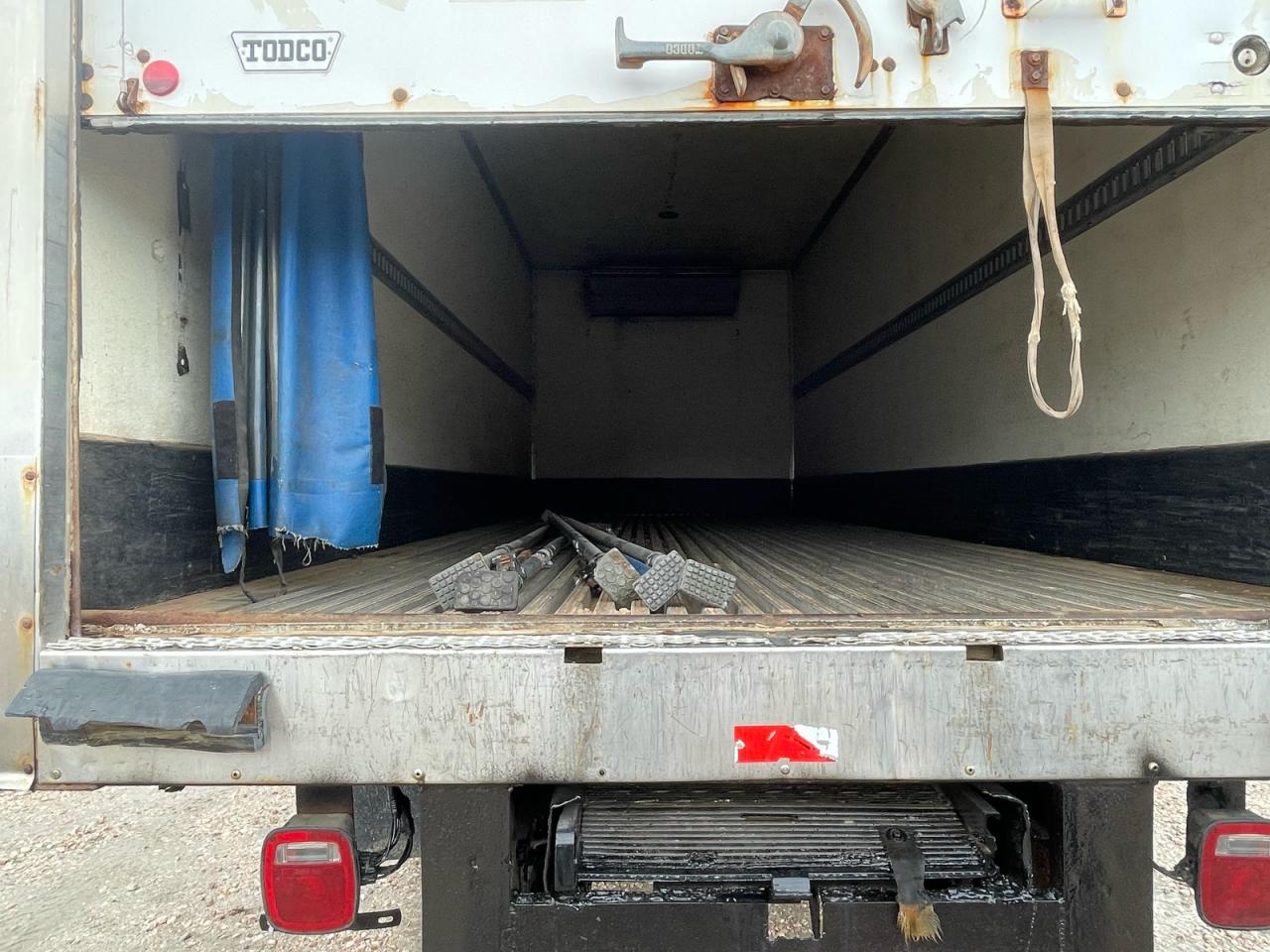 Peterbilt 330 Image 11