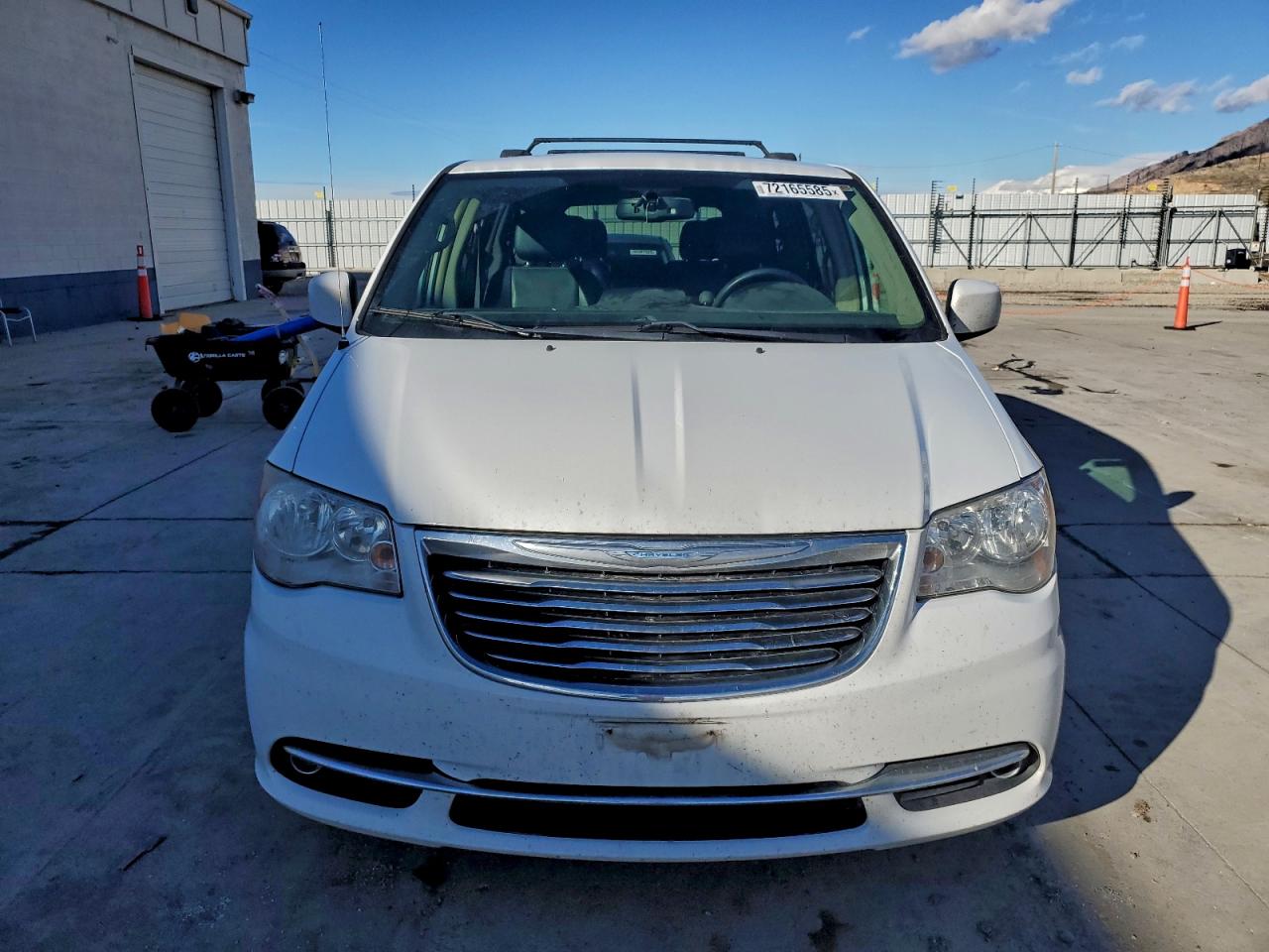 Chrysler Minivan Touring Image 3