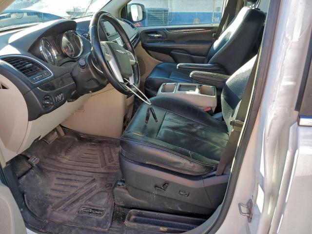 Chrysler Minivan Touring Image 6