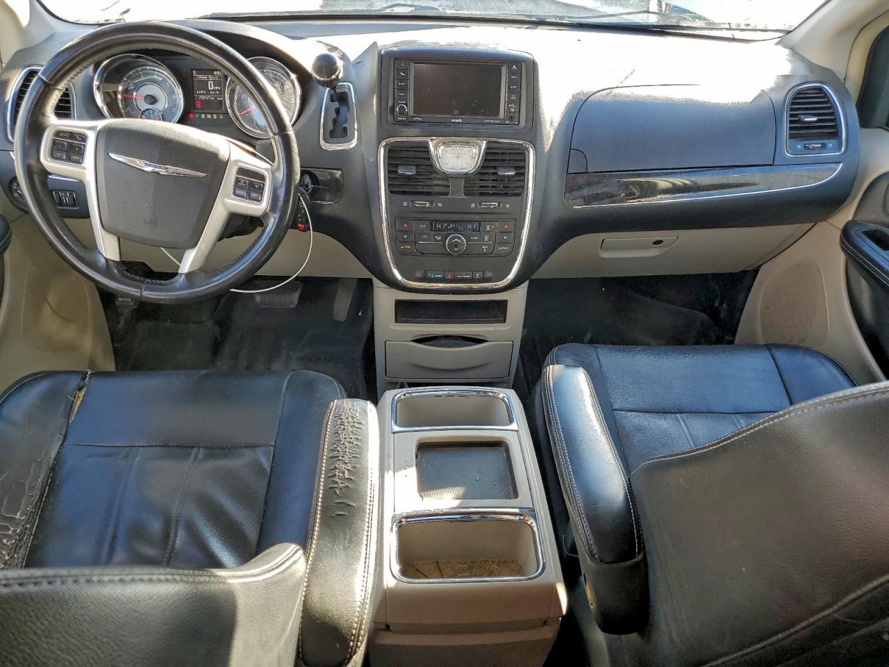 Chrysler Minivan Touring Image 5