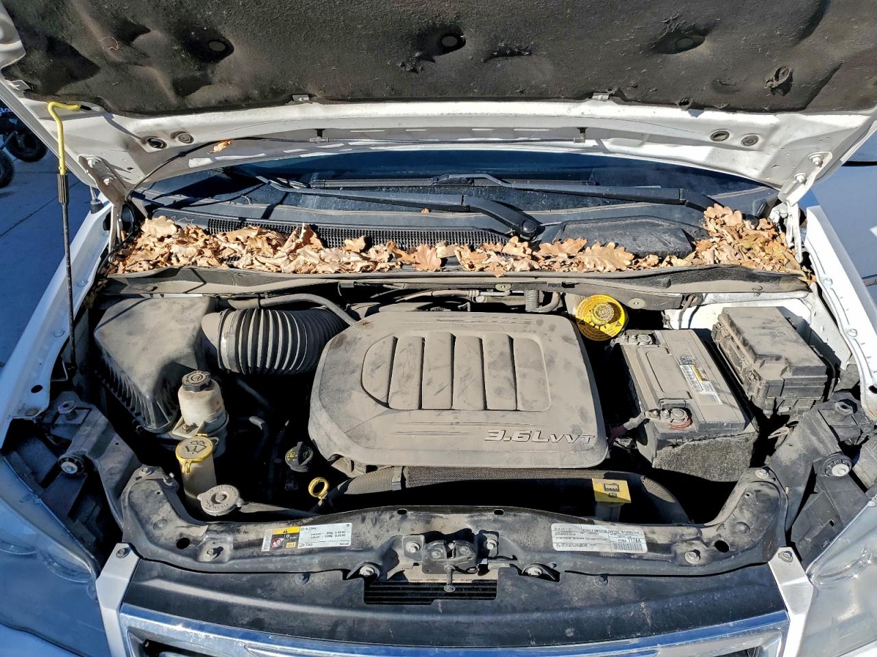 Chrysler Minivan Touring Image 12