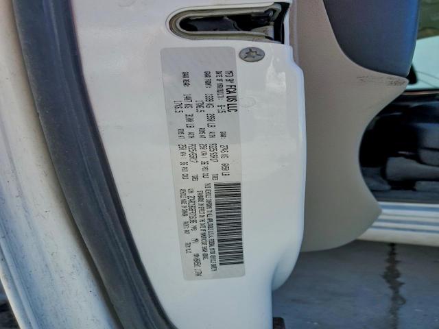 Chrysler Minivan Touring Image 7