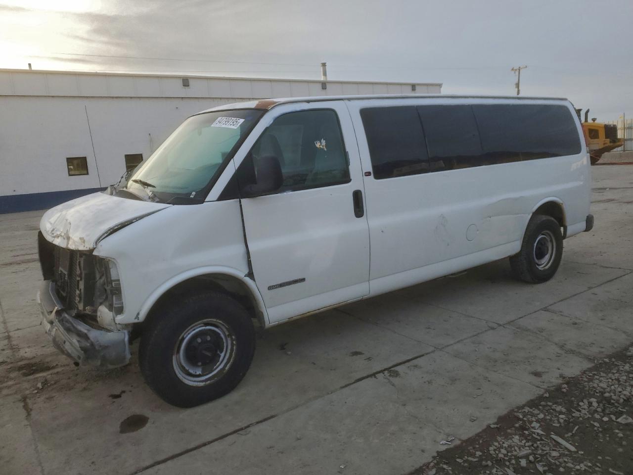 GMC Savana G3500 Image 1