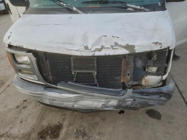 GMC Savana G3500 Image 9