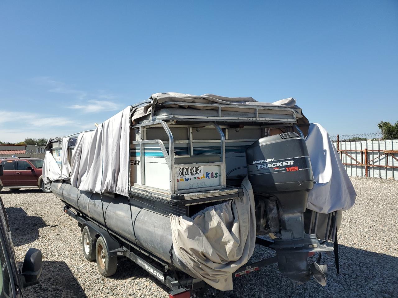 Sun Tracker Boat Image 8