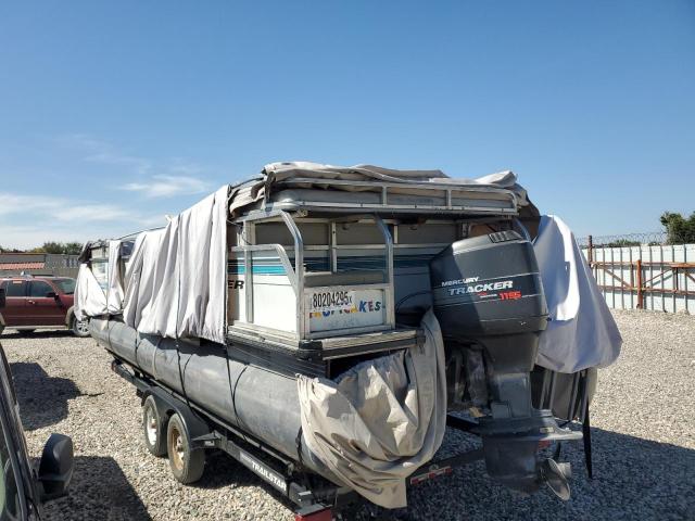 Sun Tracker Boat Image 8