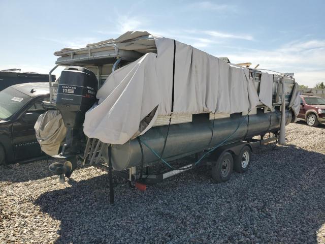 Sun Tracker Boat Image 5