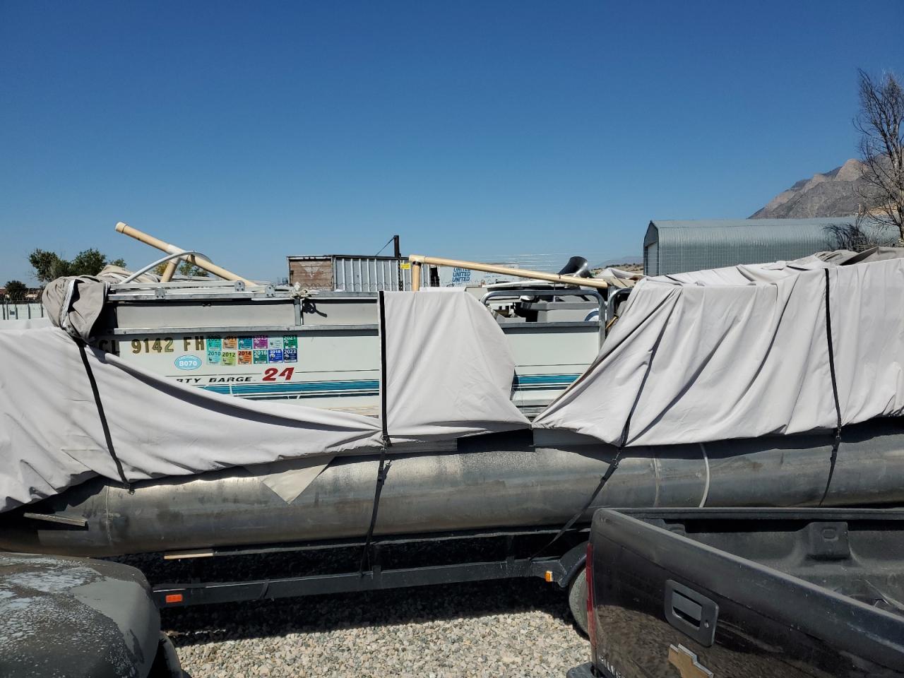 Sun Tracker Boat Image 9